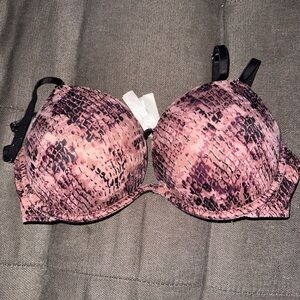Victoria’s Secret Pink Super Push up bra